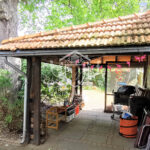 Carport mit Blick in den Garten